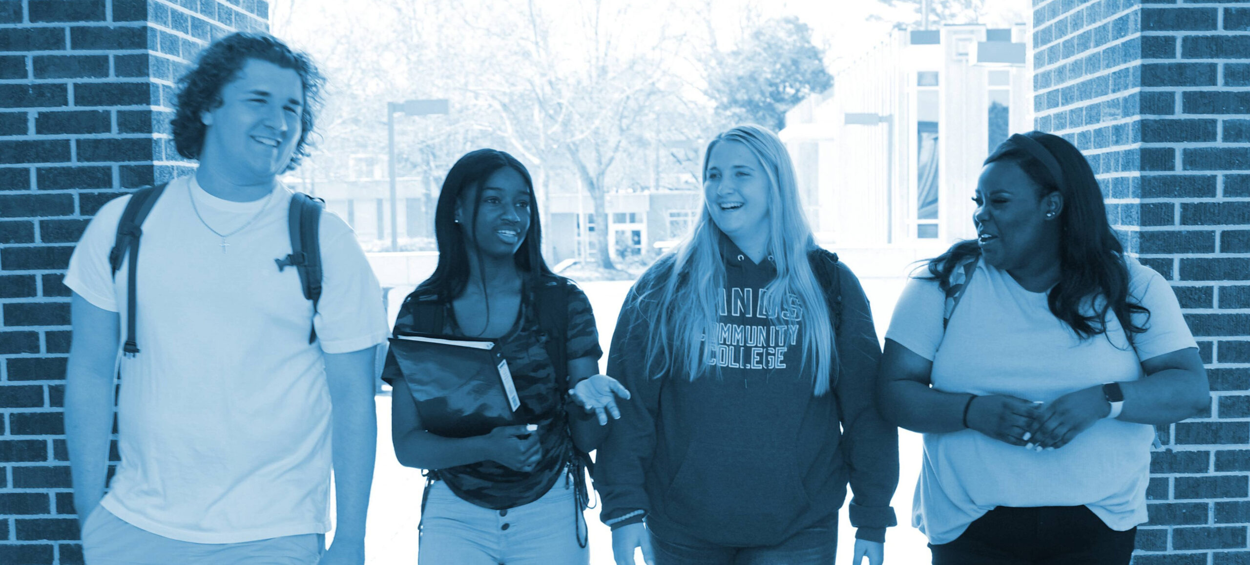 StudentMarketing Library 7G2A7922 1 Cropped scaled